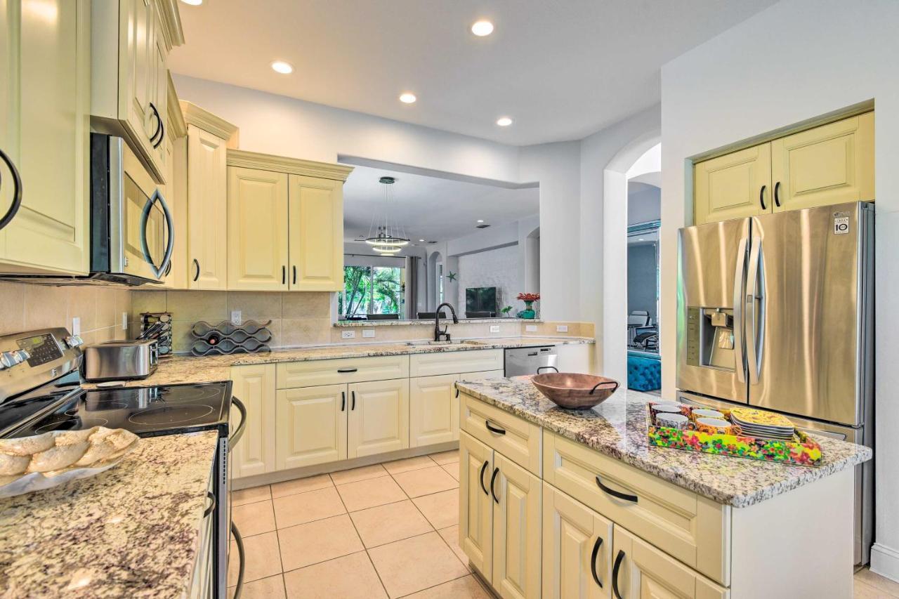 Sun-Soaked Sarasota Oasis With Pool And Hot Tub! Villa Екстериор снимка