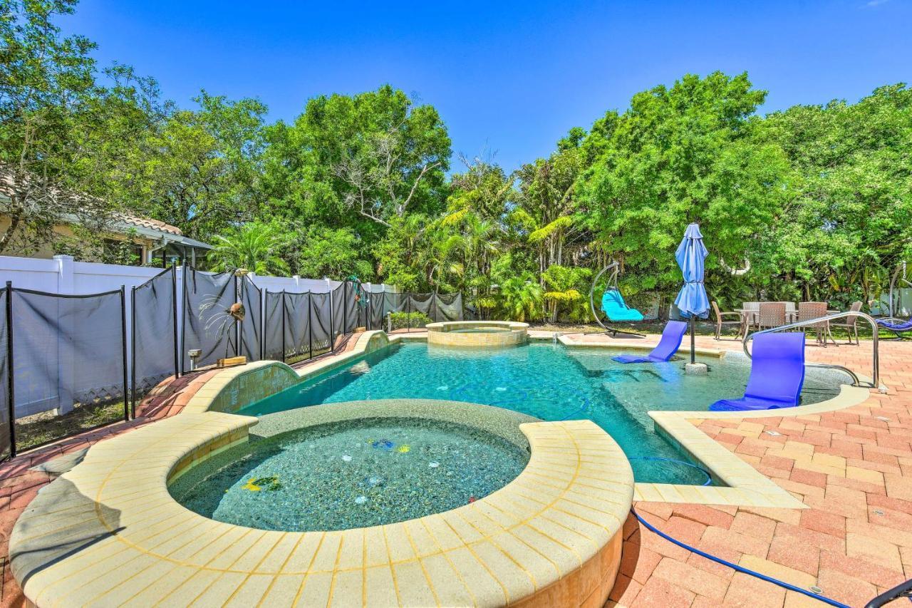 Sun-Soaked Sarasota Oasis With Pool And Hot Tub! Villa Екстериор снимка